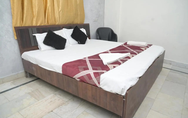 Shri Gita Hotel