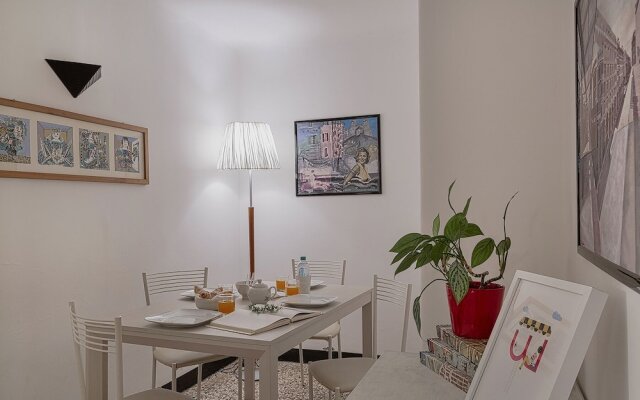 Appartamento a Palazzo Pallavicino in centro