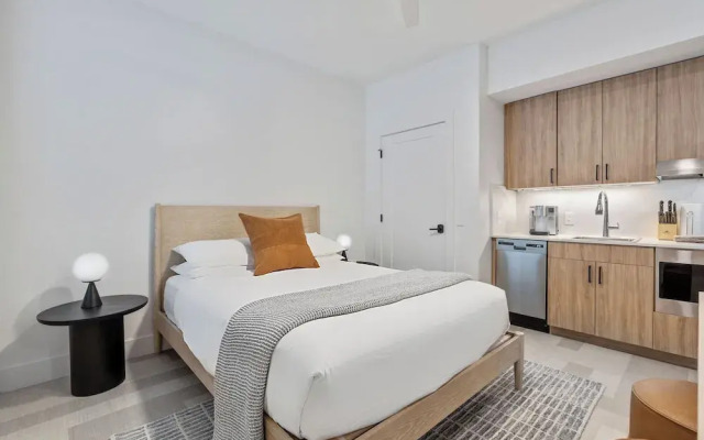 The Continental, powered by Placemakr - Downtown - Market Square