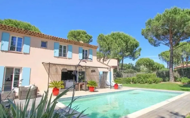 Spacious Holiday Home in Grimaud With Large Garden