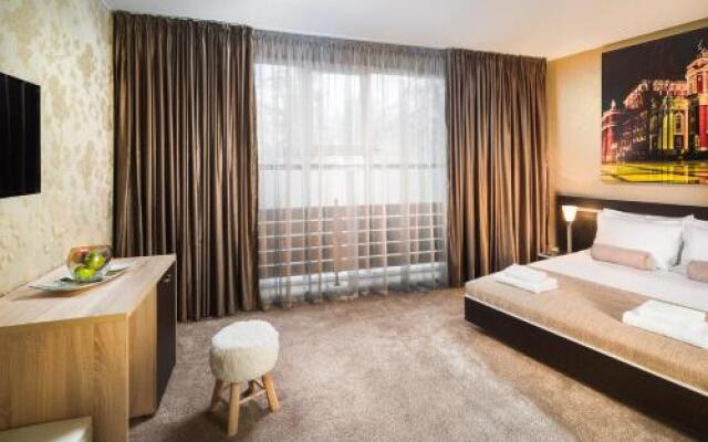 Central Point Boutique Hotel