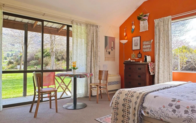 Alpine View Lodge – Guest Rooms – Wanaka