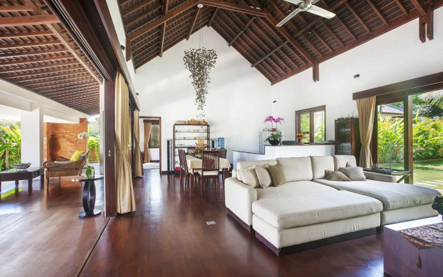 The Sanctus Villa