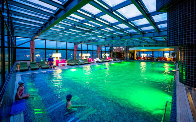 Business Hotel Conference Center & Spa