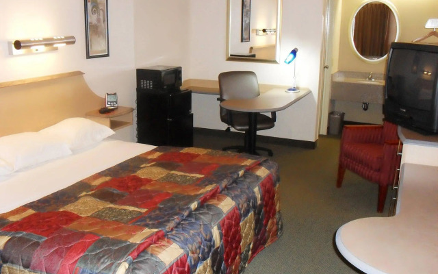 Red Roof Inn Cincinnati East - Beechmont