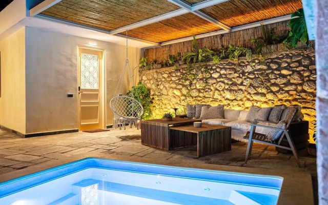 The Secret Garden - Courtyard Private Pool Villa