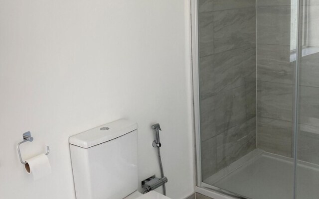 Lovely 4-bed House in Central Wolverhampton