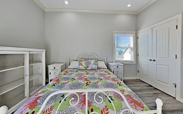 1231Swat 7 Bedroom Home