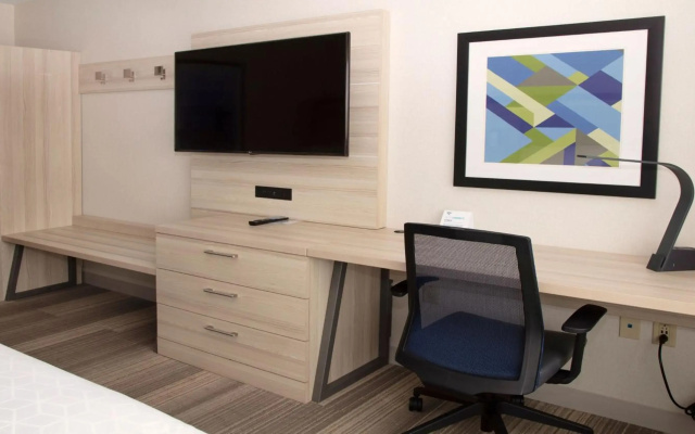 Holiday Inn Express & Suites Marion by IHG