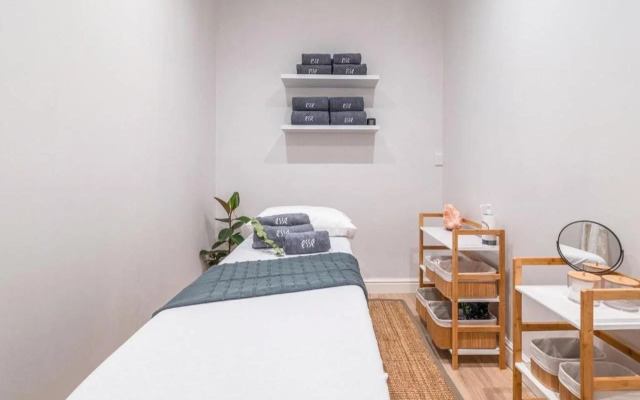 Hout & About Guest House