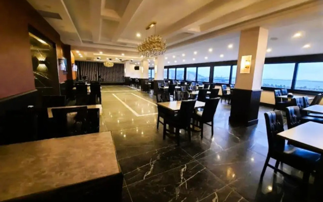 Bm Hotel City