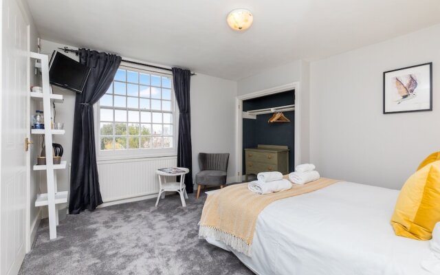 Morleys Bistro | By Huluki Sussex Stays