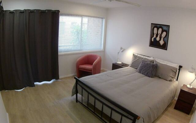 2 Bedroom Apartment in Surfers Central