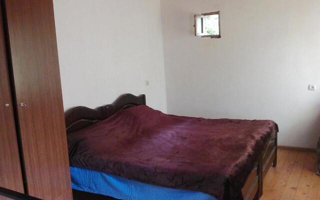 Batumi, Luka Asatiani Street 4