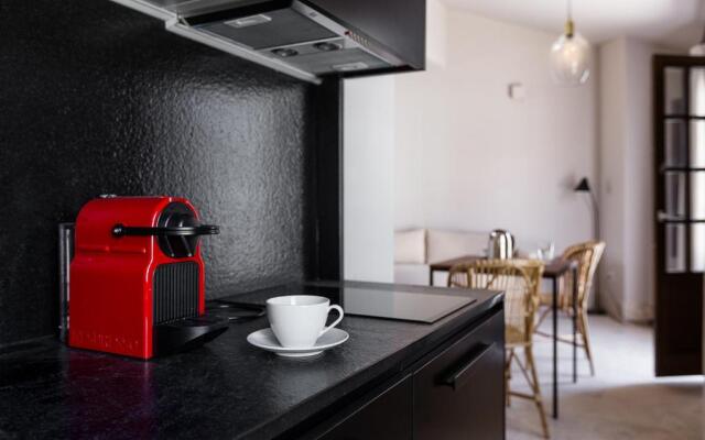 Chacon Apartments  Suites