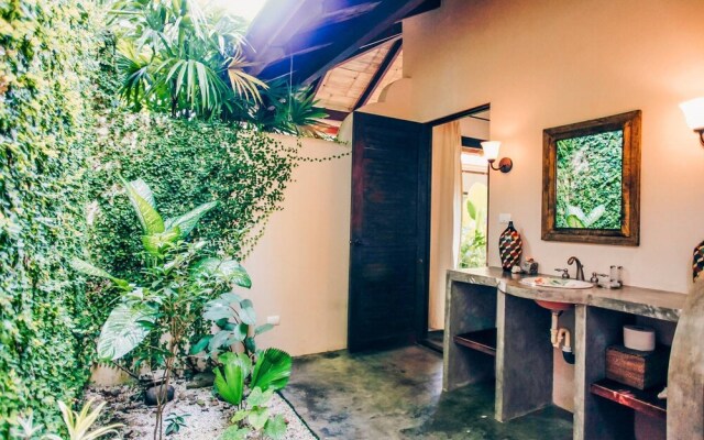 La Pergola, Unique Traditional Villa With Pool