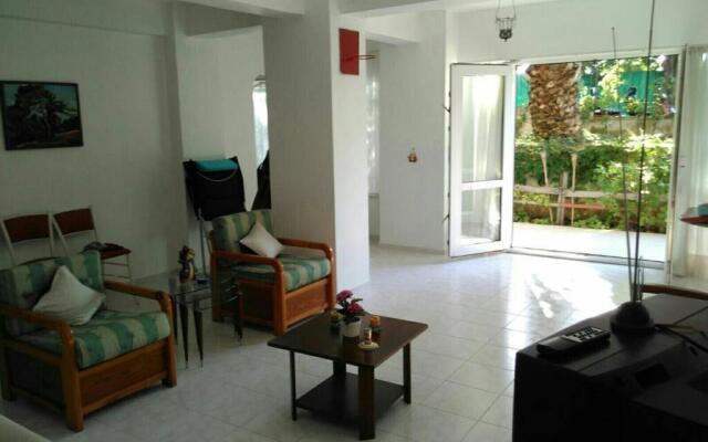 Garden flat in Prince islands, Heybeliada