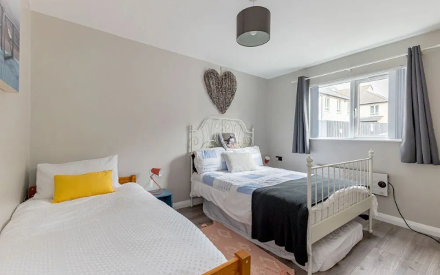 Central Apartment 3B