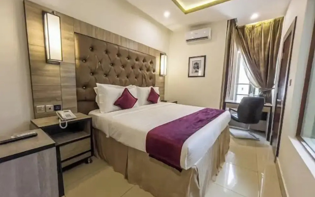 Rento Hotel and Suites