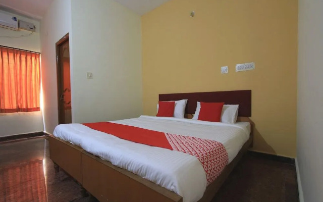 Varsha Boarding and Lodge by OYO Rooms