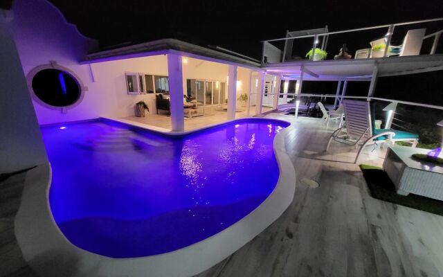 Unique Rare Villa! Retreat Style, Full Sea Views With Private Pool & Hot Tub! 3 Bedroom Villa by Redawning