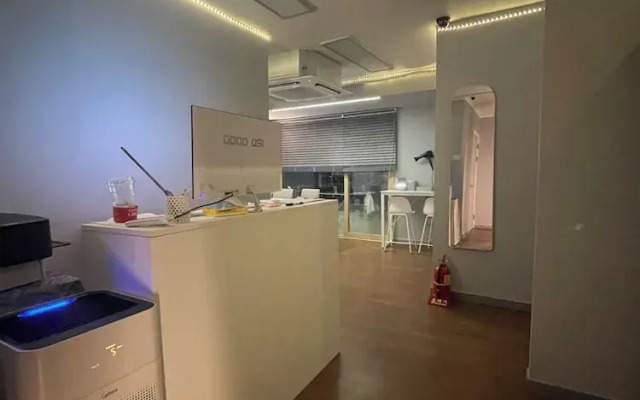 K wave guesthouse only Female