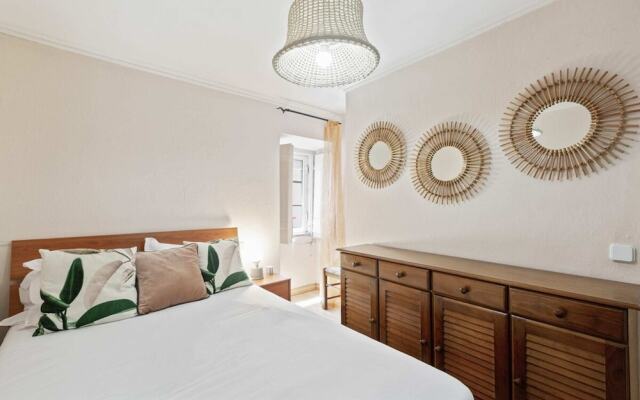 Portuguese Design 1 Bedroom Apartment in the Heart of Lisbon