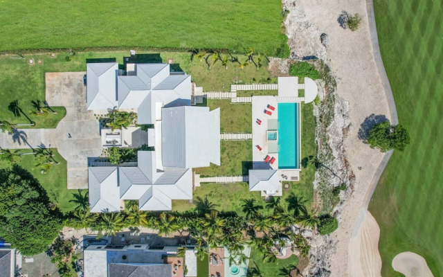 Stunning 6BR Villa With Ocean View in Cap Cana