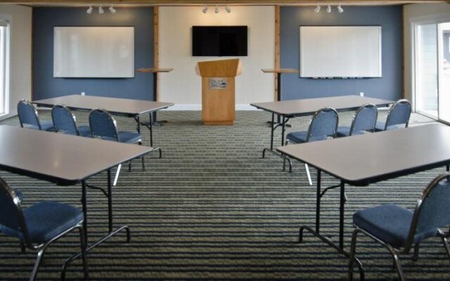 Pacific Reef Hotel & Light Show