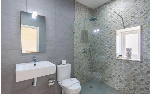 Twilight Gozitan Farmhouse With Pool