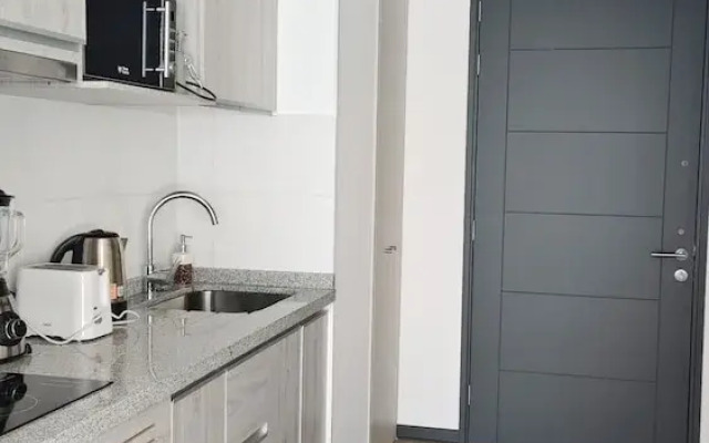 Moderno impecable Cercano a terminales