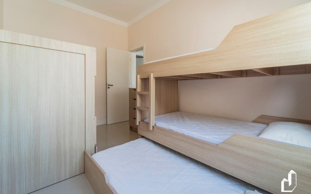 Apartamento Com 03 Dormitórios