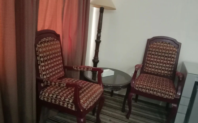 Al Commodore Hotel