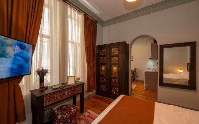 Opera Suites Okanli