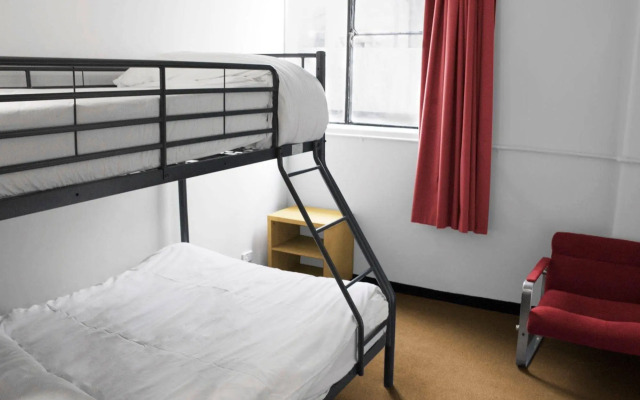 The Village Melbourne - Hostel