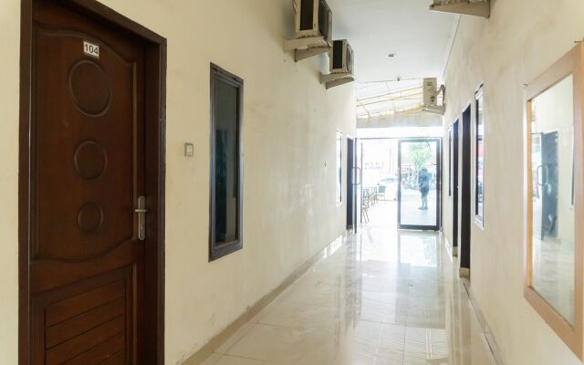 RedDoorz near Titi Bobrok Medan 2