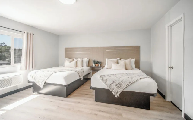 ERTH INN by AGA- San Ysidro