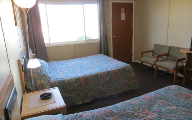 Peterboro Express Inn