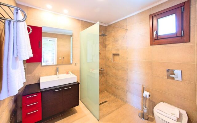 Cretan Sunrise Villa with Heated Pool