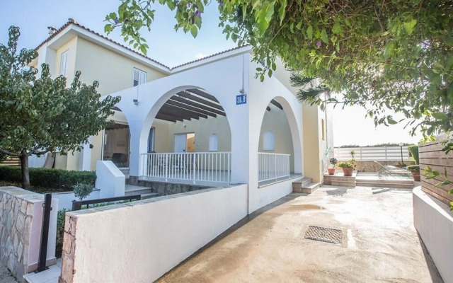 Villa Renee AQ Ni38b
