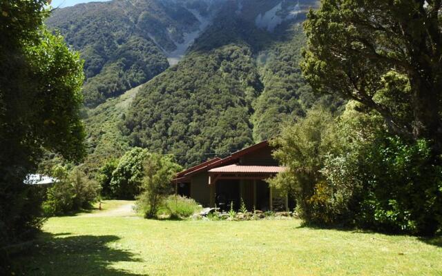 Rata Lodge Backpackers