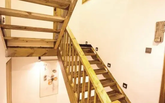Qingjufengzhu Riverview Guesthouse