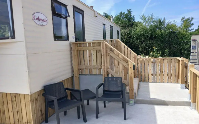 Comfortable Mobile Home in the Countryside