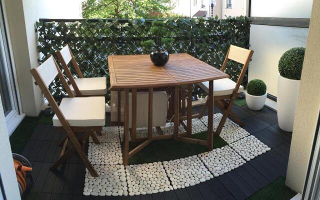 DISNEYLAND-PARIS aux portes de la Batcave