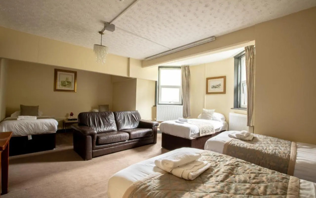 Bluebird Hotel