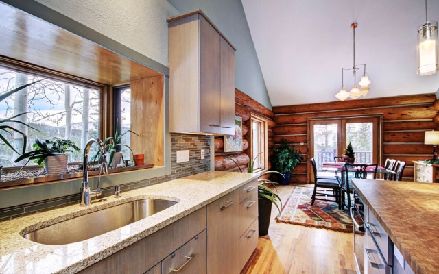 10 Southface 5 Bedroom Home by RedAwning