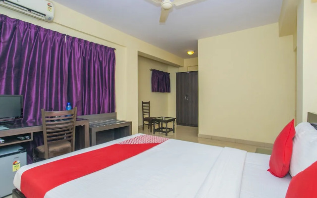 OYO 18923 Mel's Regency