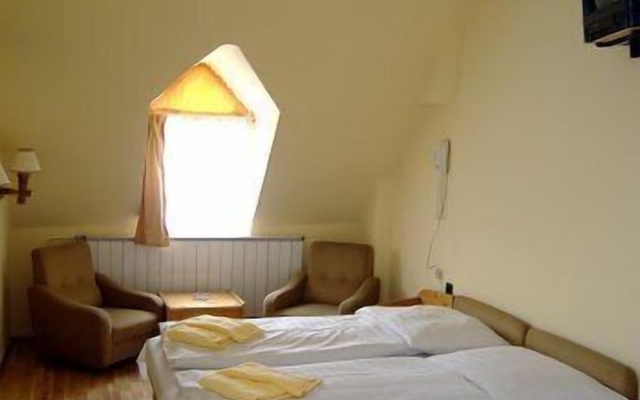 Hotel Bara Junior