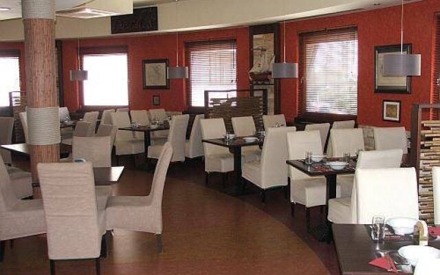 Corner Motel