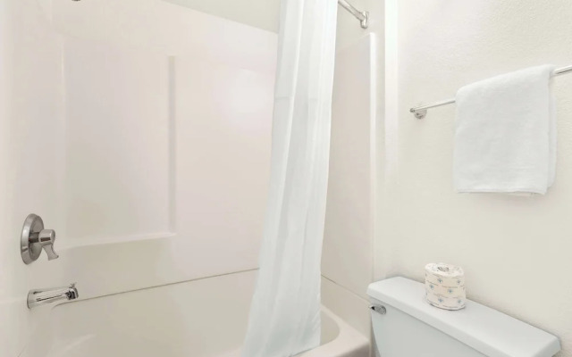 Studio 6 Suites Carpinteria, CA–Santa Barbara - South